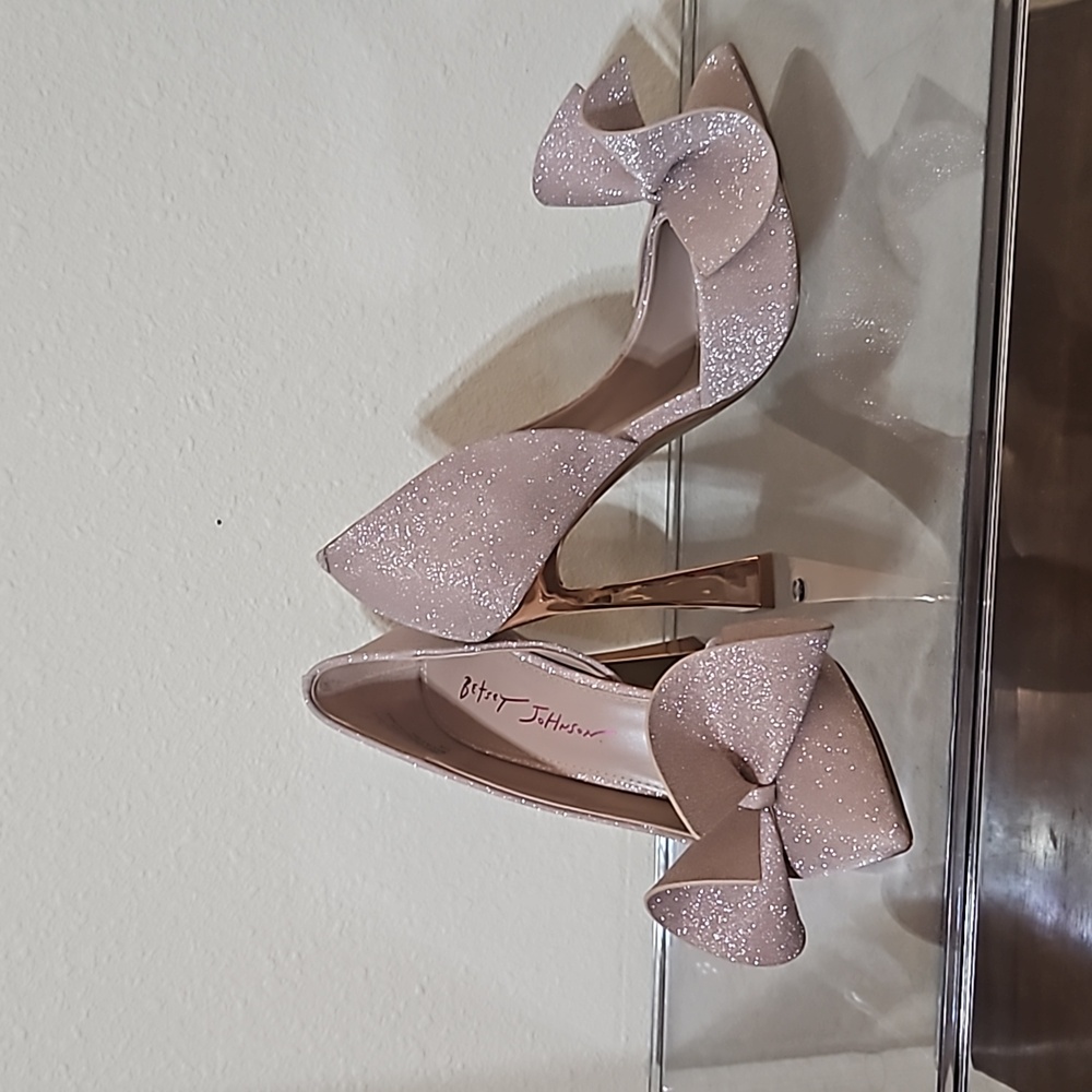 Beautiful Heels - Picture 4 of 4
